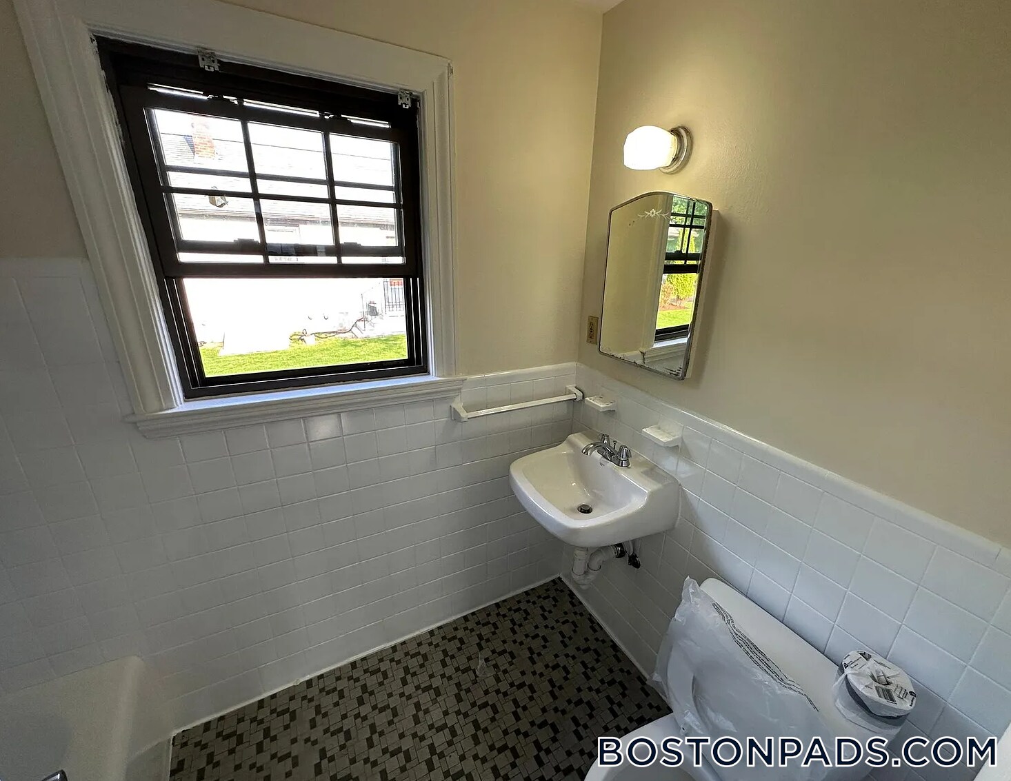 Building Photo - 15 Dudley St