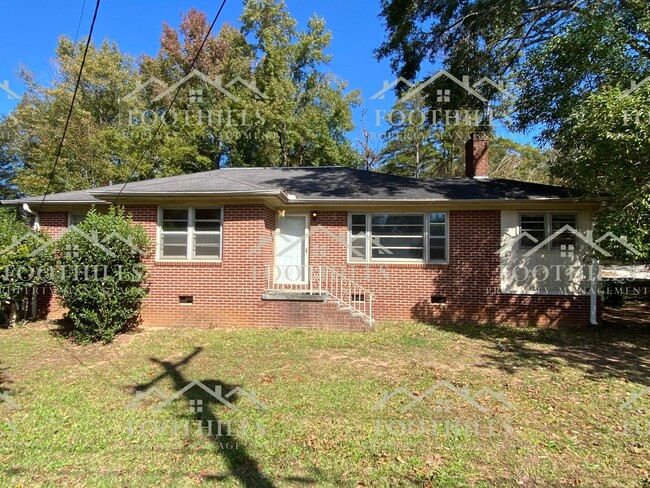 Primary Photo - Inviting 3-Bed Home in Downtown Anderson