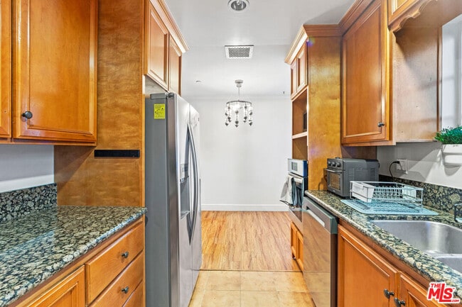 Building Photo - 4183 Commonwealth Ave