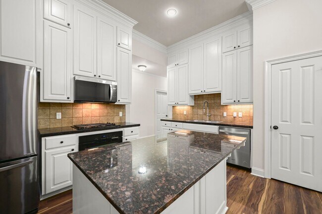 Building Photo - 14835 Pendleton Way