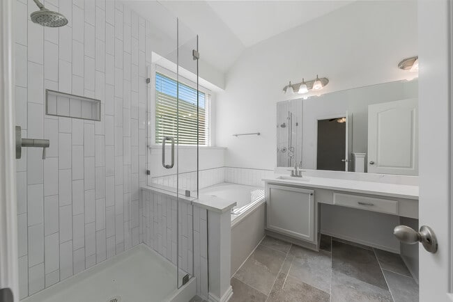 Building Photo - 14708 Little Anne Dr