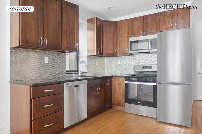 Primary Photo - 315 Lincoln Pl
