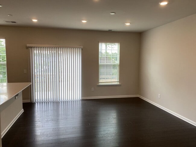 Building Photo - Coming Soon!!!  Townhome in Ardrey North
