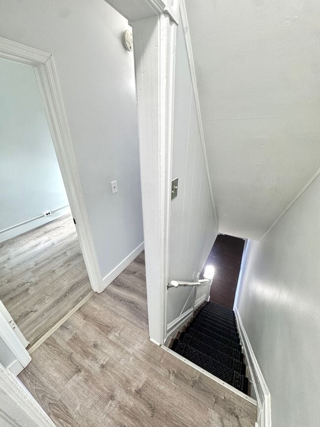 Building Photo - FIVE BEDROOM Home