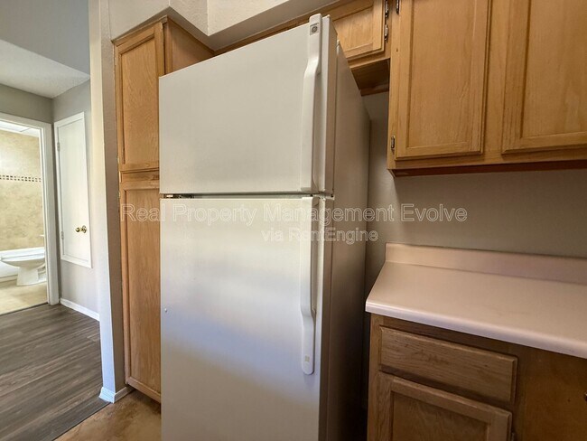 Building Photo - 455 S Mesa Dr