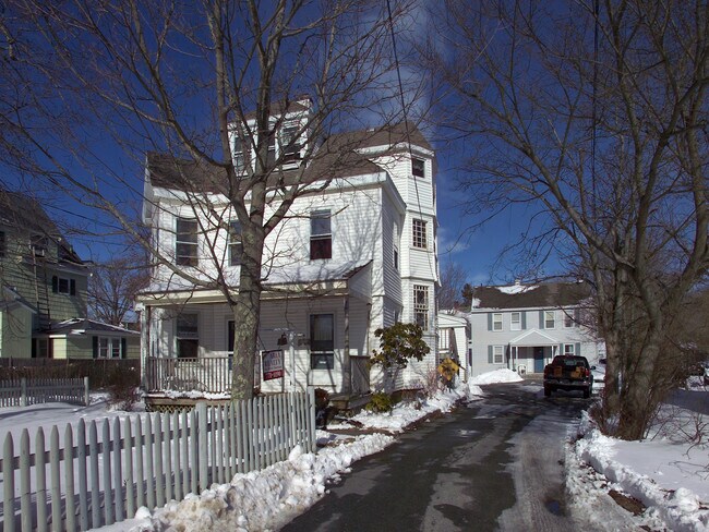 Primary Photo - 174 Main St