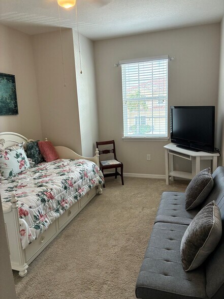 Building Photo - 8332 Enclave Way