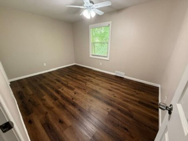 Building Photo - 309 Hawthorne Ct