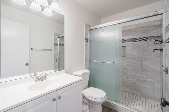 Building Photo - 1Bed/1Bath Single Story Condo in La Mesa w...