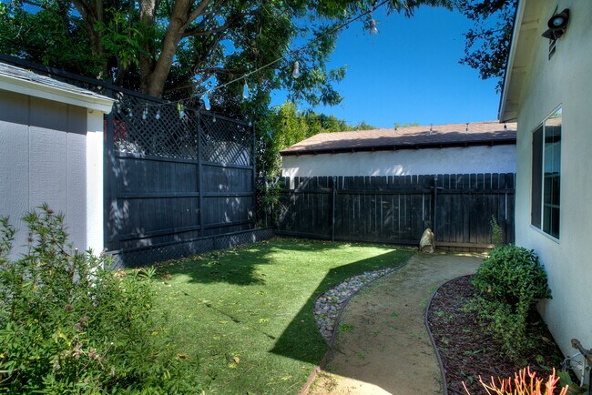 Building Photo - 5904 Tobias Ave