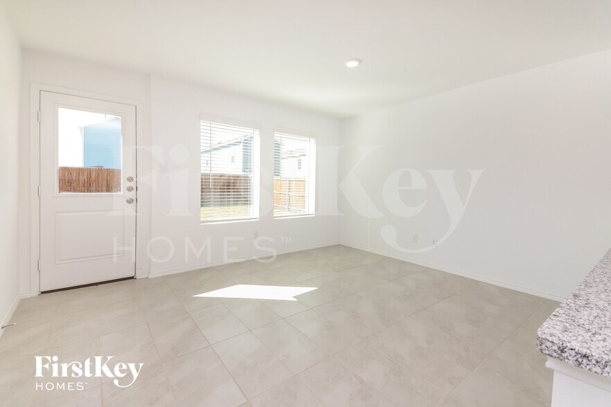 Building Photo - 235 Plumcove Dr