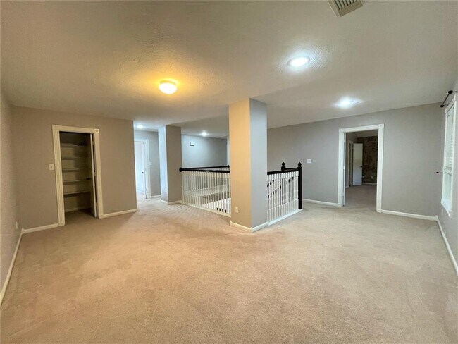 Building Photo - 16002 Speyburn Ct