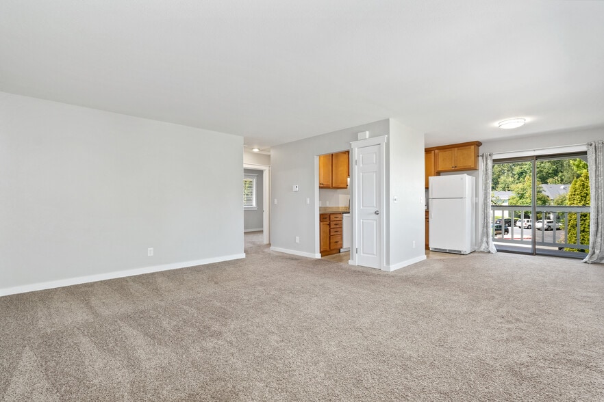 Building Photo - 418 Stow Ave S