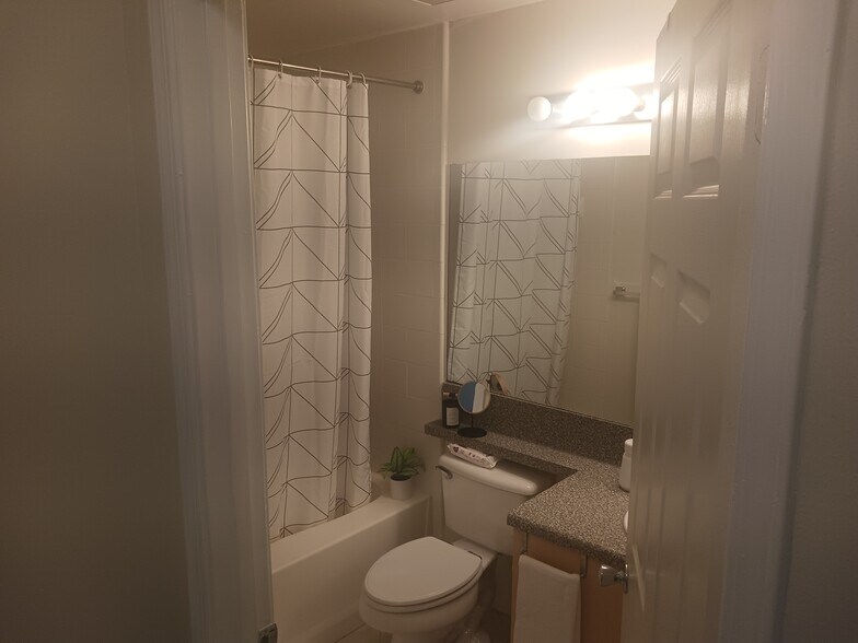 Building Photo - 1170 Reserve Way