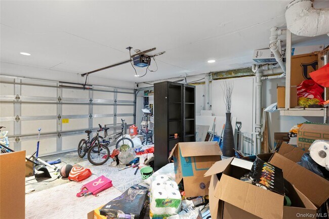 Building Photo - 23 Geoffrey Ln