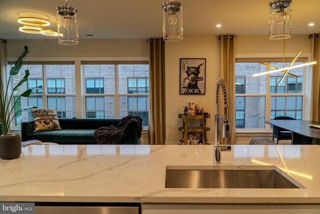 Building Photo - 102 St Ives Pl