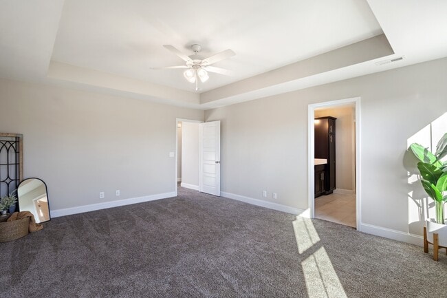 Building Photo - 2433 Bucklin Dr