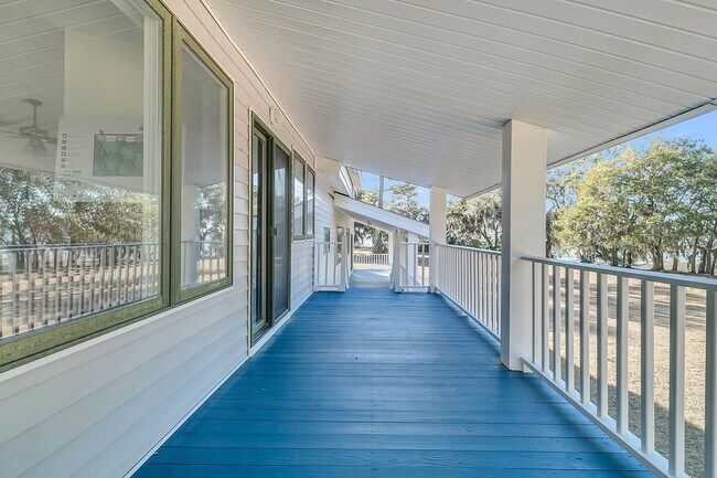 Building Photo - 5844 Hart Rd