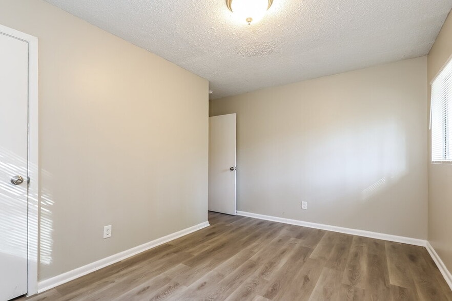 Building Photo - 8270 Attleboro Dr