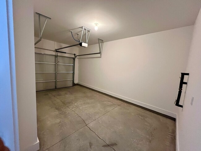 Building Photo - 1242 Cherry Orch Rd