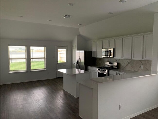 Building Photo - 4932 Twin Summit Dr