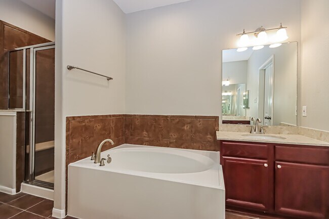 Building Photo - 17115 Amarose Dr