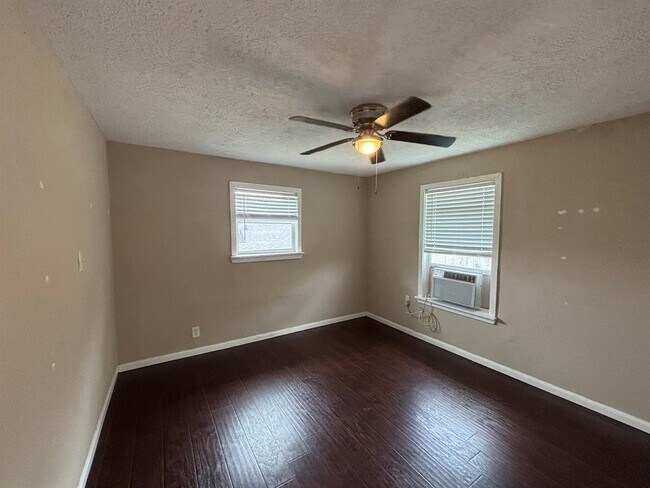 Building Photo - 207 Frawley St