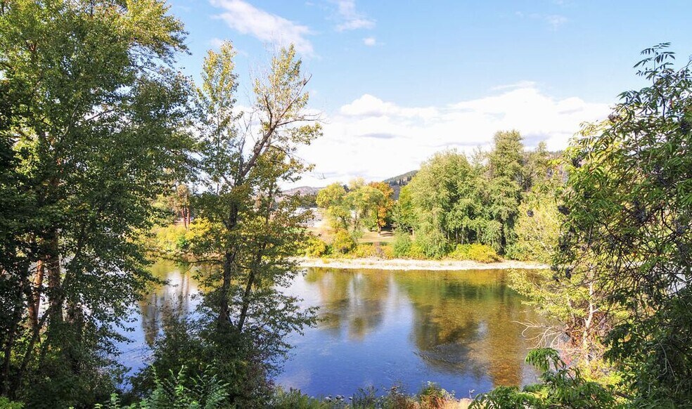 Riverfront view - 9928 Saunders Road