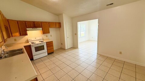 Building Photo - SOUTHSIDE - CHARMING 3 BEDROOM/2 BATH HOME AVAILABLE NOW!