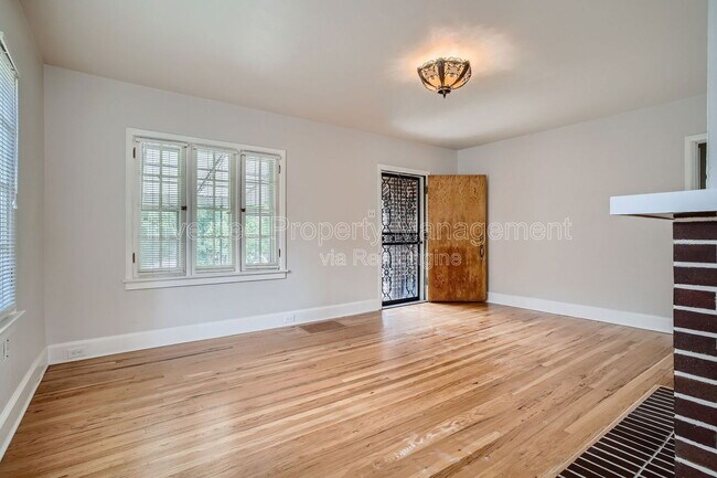 Building Photo - 384 N Ogden St