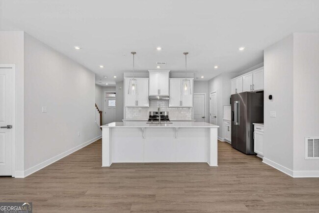 Building Photo - 325 Enchanted Ct