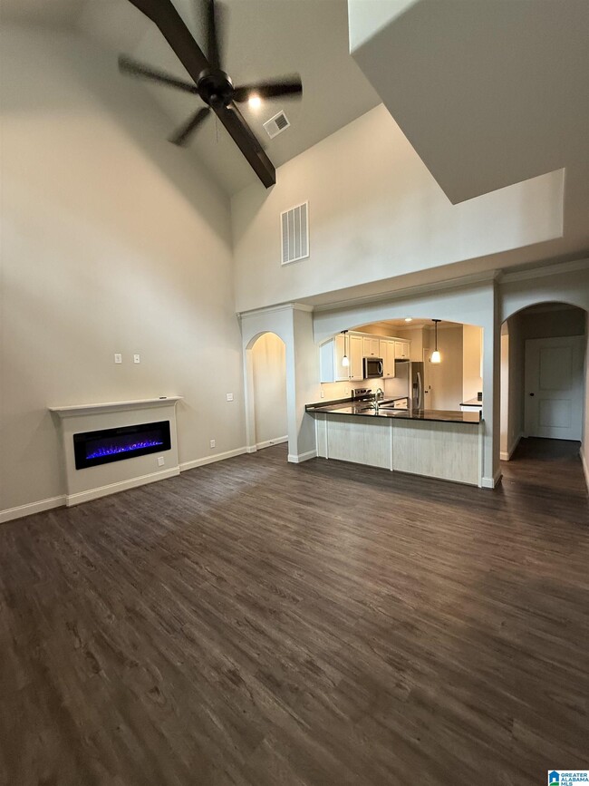 Building Photo - 4425 Lennox Pl