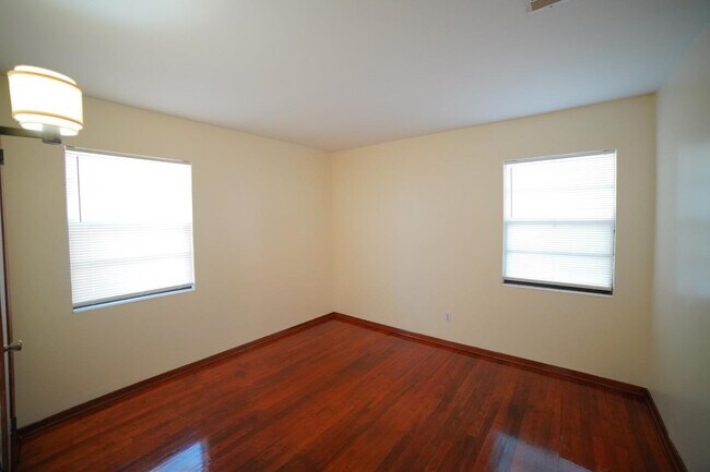 Building Photo - 231 Gaile Ave