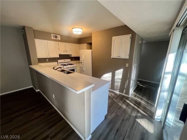 Building Photo - 2251 Wigwam Pkwy