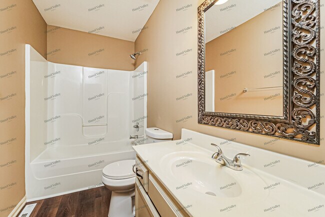 Building Photo - 517 SW 15 St