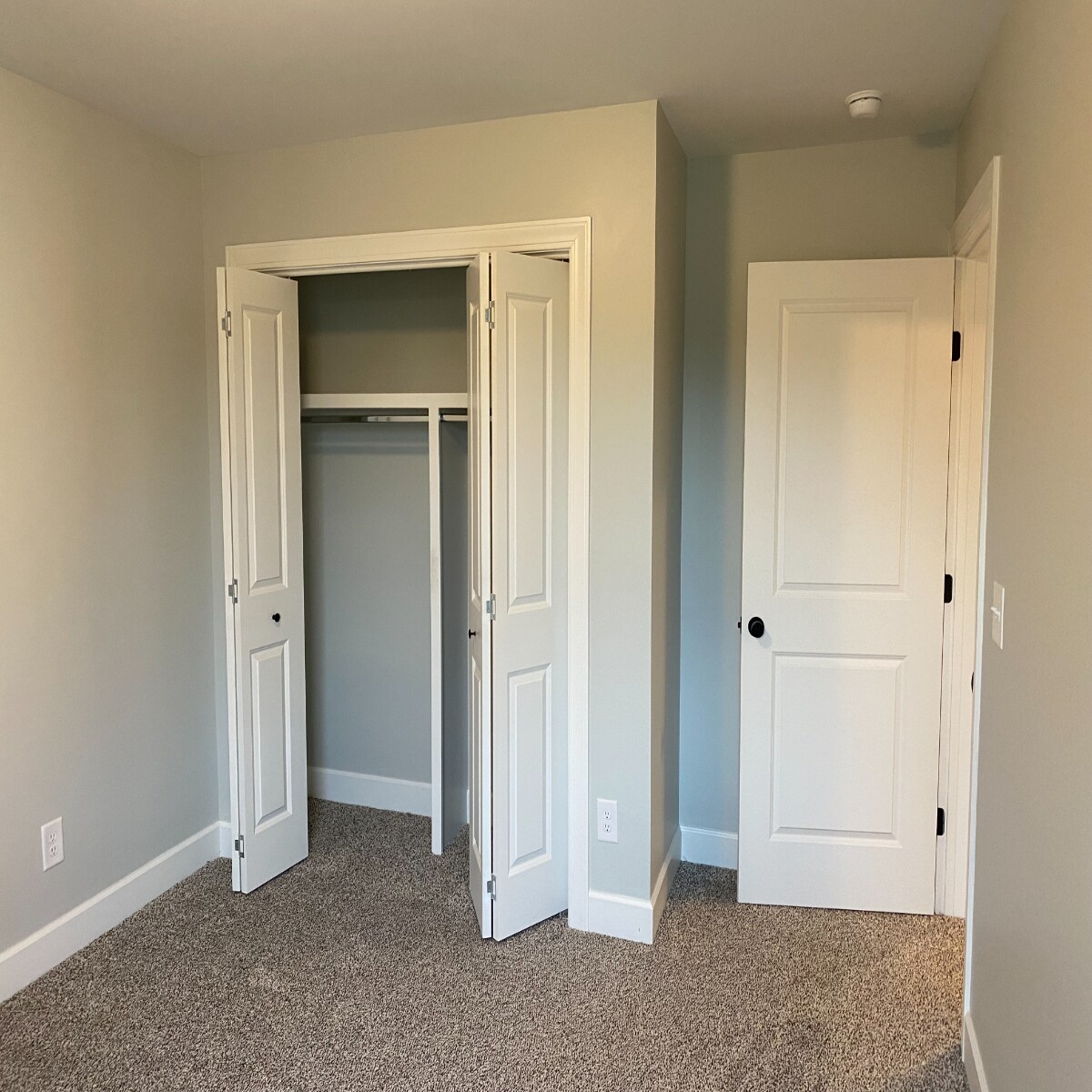 Building Photo - 102 Maple Vw Dr