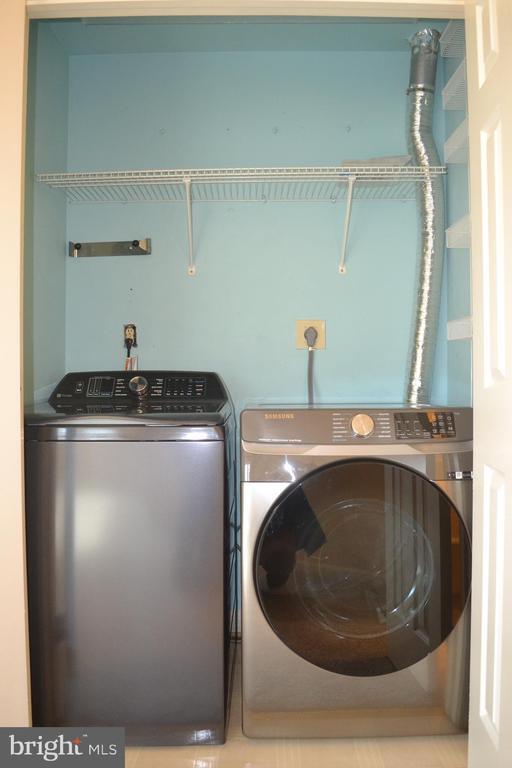 Building Photo - 9443 Van Arsdale Dr