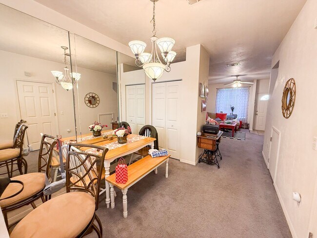 Building Photo - Victoria Station #141