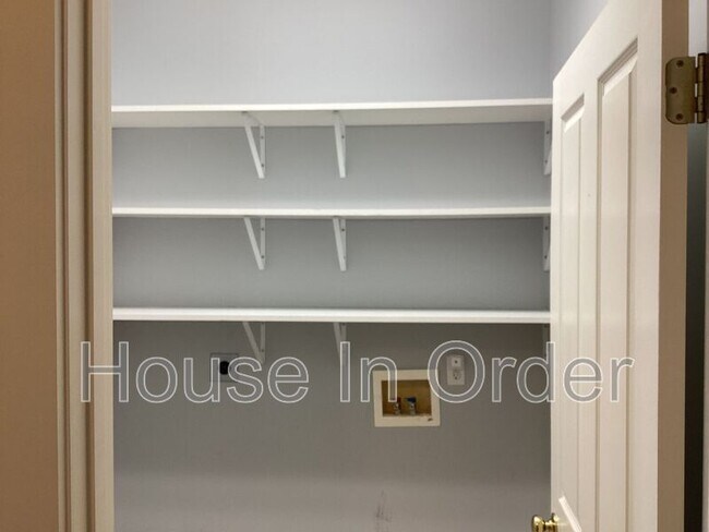 Building Photo - 49 White Ash Dr