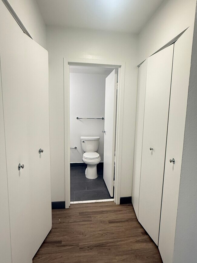 Building Photo - 400 E Ohio St