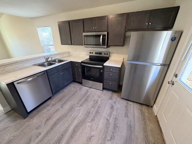 Building Photo - 1701 Hanover Blvd