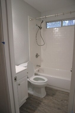 Upstairs Full Hallway Bathroom - 1105 sorrel ct