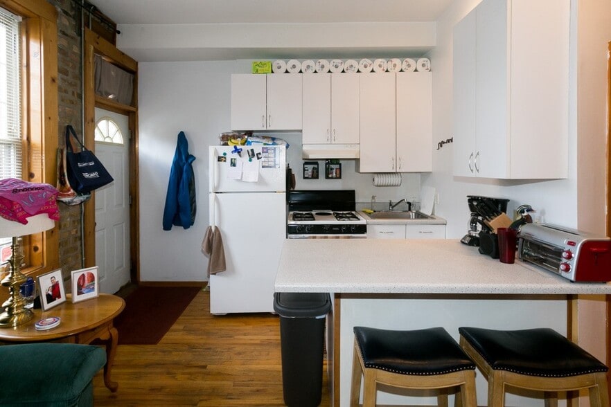 Building Photo - 1307 N Greenview Ave