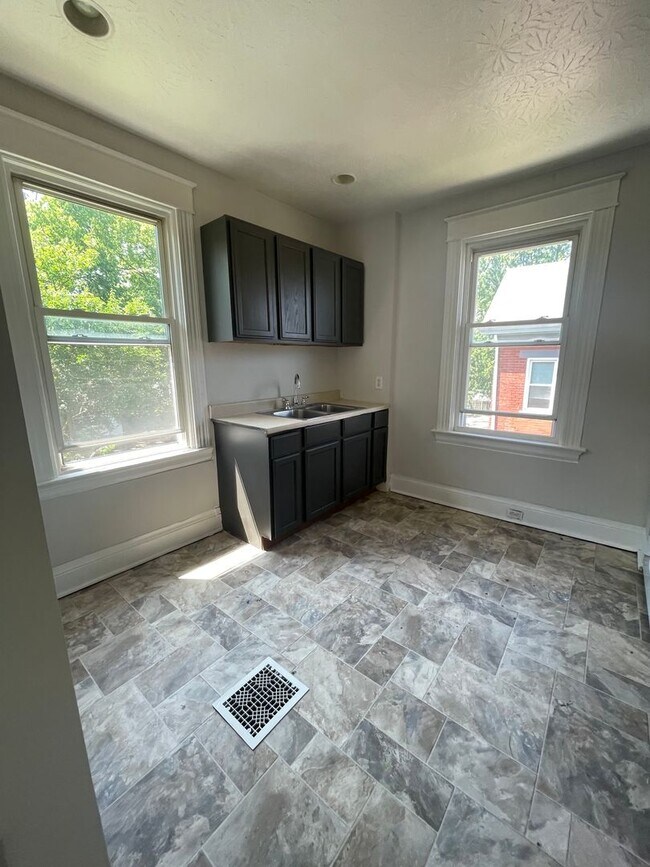 Building Photo - 3727 Herbert Ave