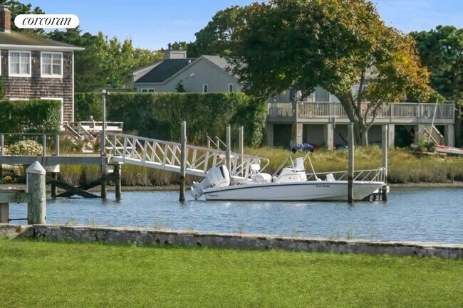 Building Photo - 62 Middle Pond Rd