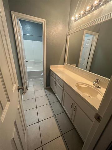 Building Photo - 609 Crownpoint Ln