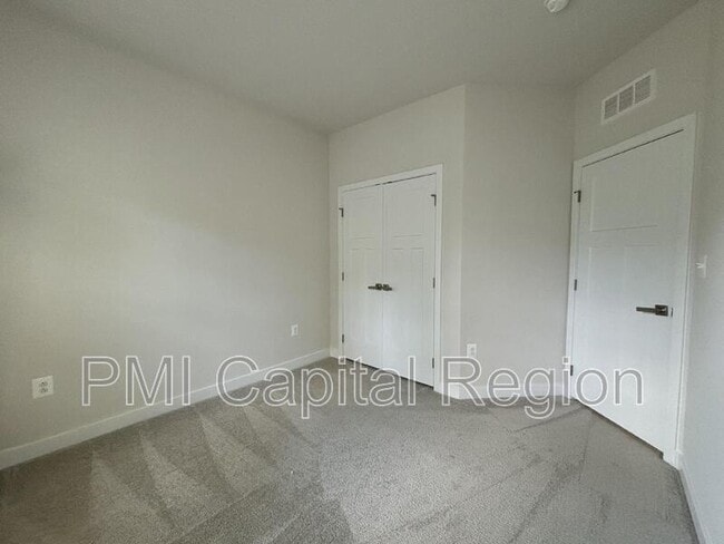 Building Photo - 1738 Whitehall Dr