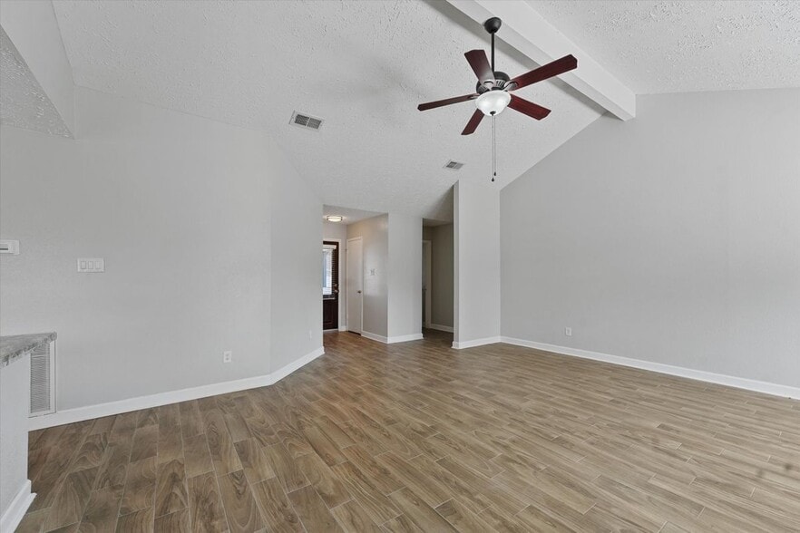 Building Photo - 16703 Pebbleglen Dr