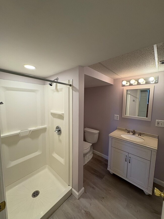 Building Photo - 15 Kingston Dr