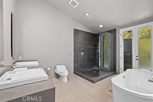 Building Photo - 2420 Bowmont Dr